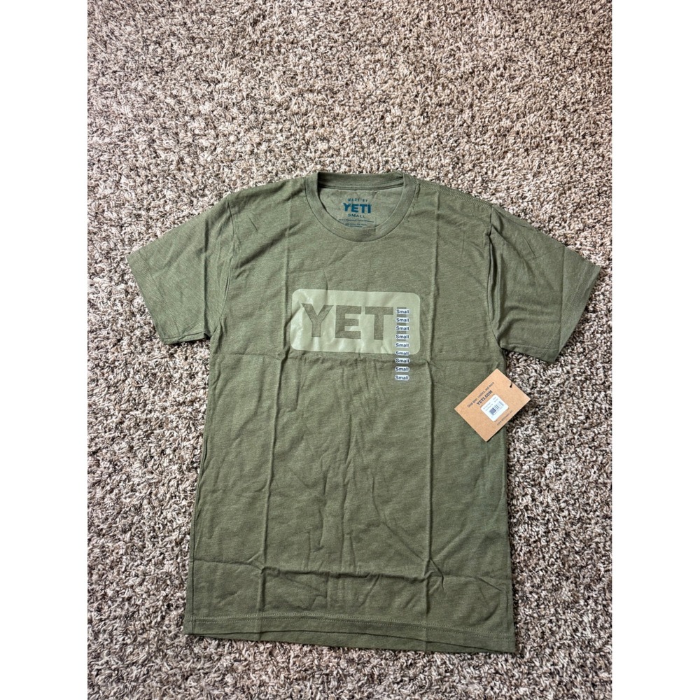 YETI Logo Badge T-Shirt Military Green Heathered Tri-Blend Crew Neck Small NWT
